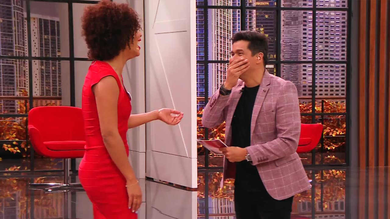 Y es que no había nada que pusiera más feliz a nuestro conductor que ver a los amorosos felices. Como cuando Lilly al fin recibió a un flechado, después de esperar durante meses en el palco, y Rafa no pudo contener la emoción.