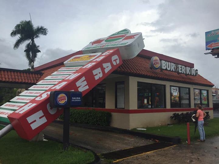 Así amanecieron algunos sectores de la capital, San Juan.