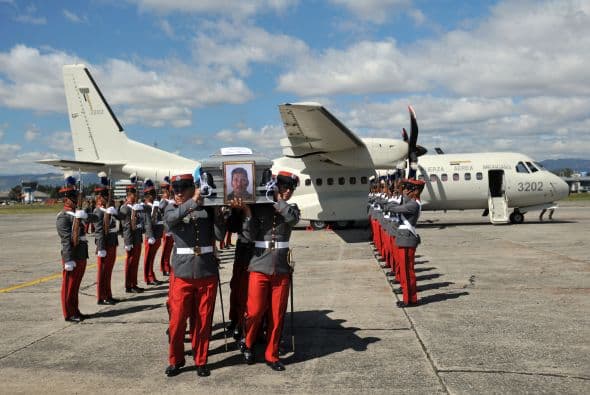 Los cadáveres de los asesinados fueron repatriados y recibidos como héroes en sus respectivos países.