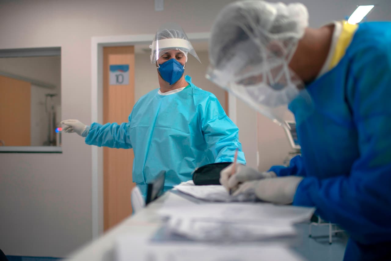 Según el alcade Gimenez, durante los últimos 14 días el promedio de casos positivos de coronavirus ha sido del 7%. Además, dijo que los números de hospitalizaciones siguen estables, y hay suficientes camas y ventiladores disponibles.