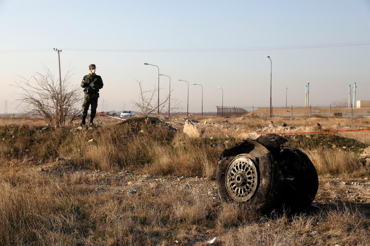 Las autoridades de Irán han señalado que Ucrania sí podrá participar en el proceso de lectura de las cajas negras, ya que el avión pertenecía a una compañía de ese país.