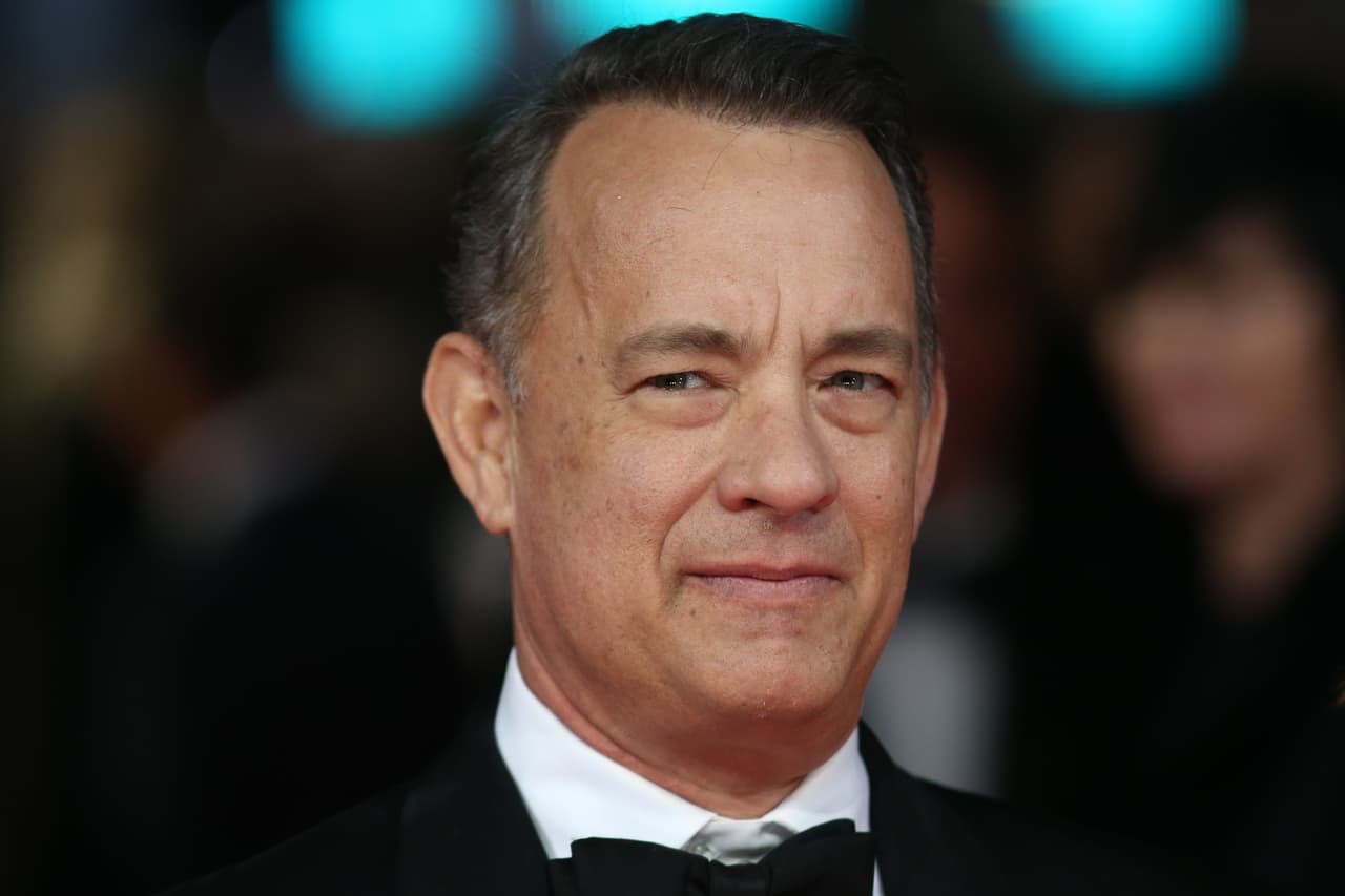 Tom Hanks encuentra ID de estudiante y ofrece devolvérsela