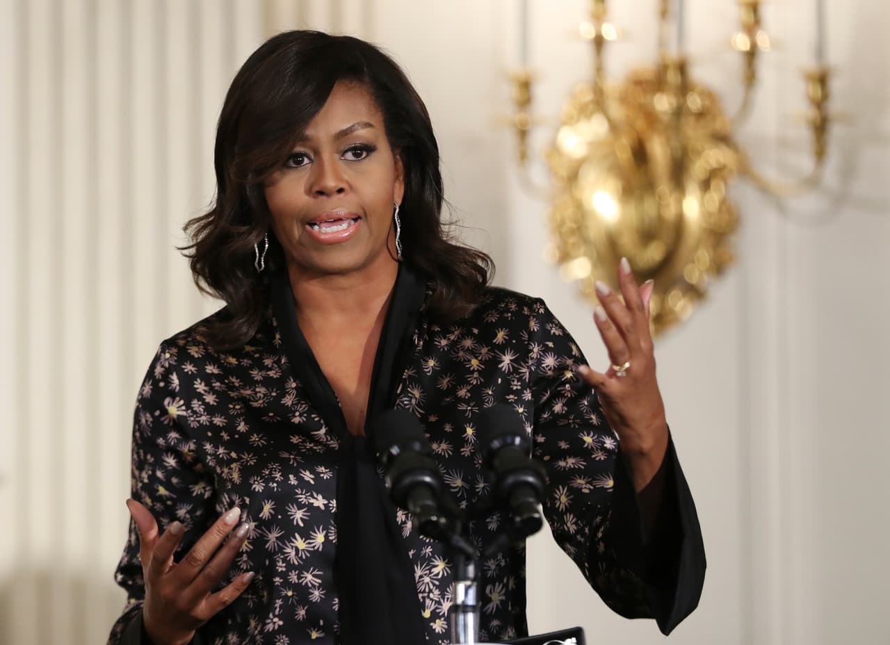 Previo a la ceremonia televisada, la ex primera dama de los Estados Unidos, Michelle Obama, ganó este domingo su primer GRAMMY, por el audiolibro 'Becoming'.