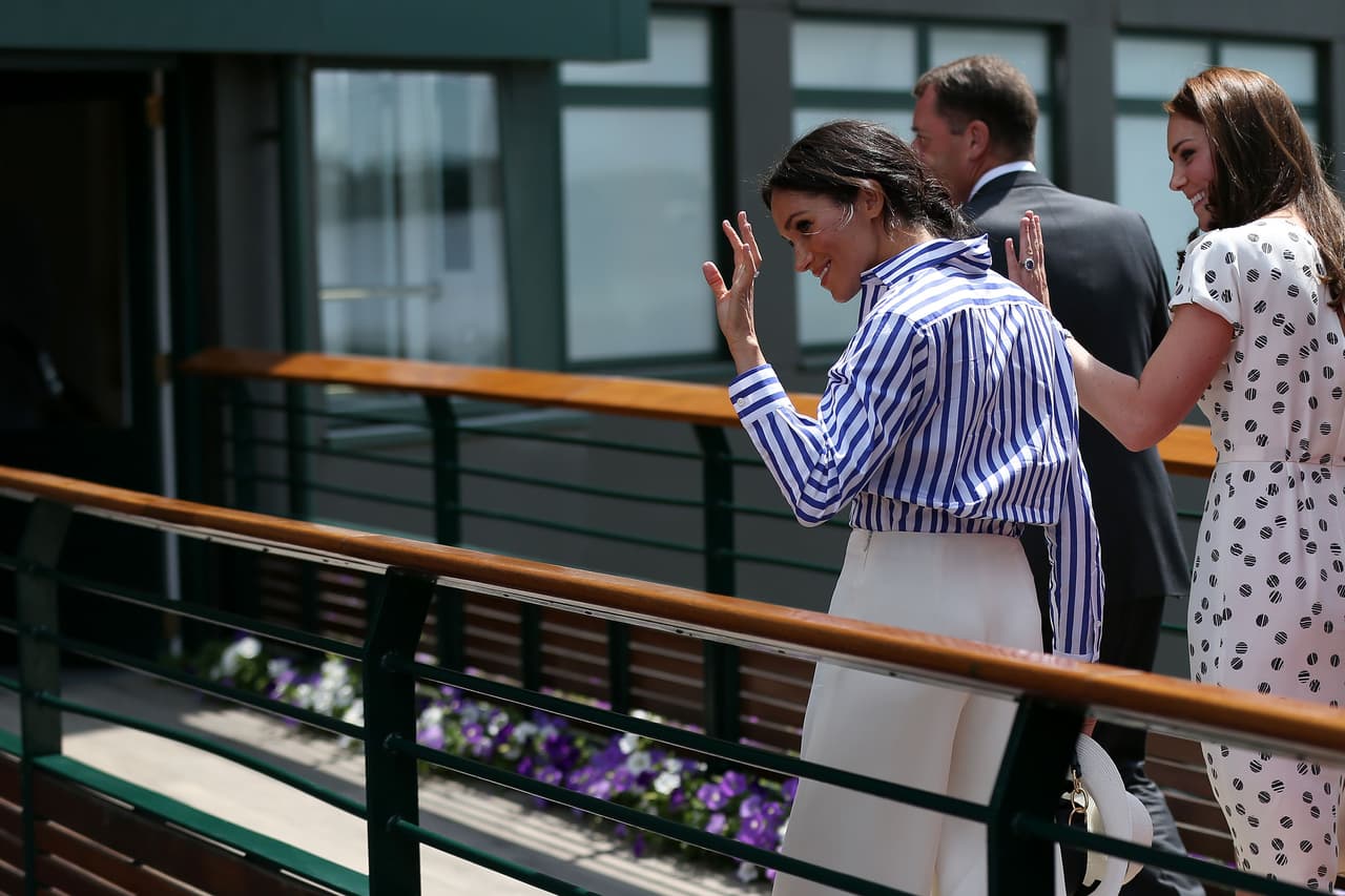 Por primera vez, Kate Middleton y Meghan Markle salieron juntas sin sus respectivos maridos en un comentado 'plan de chicas'.