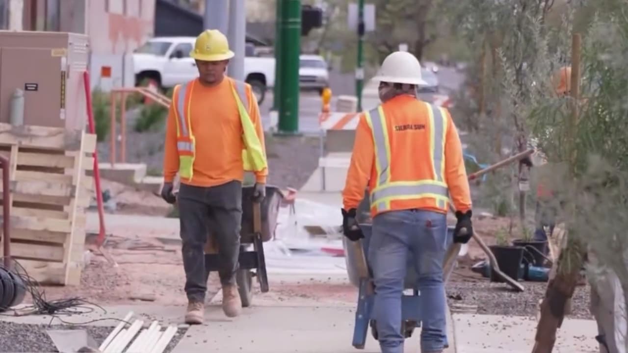 Redadas migratorias de ICE afectan directamente al sector de la construcción; hay escasez de trabajadores