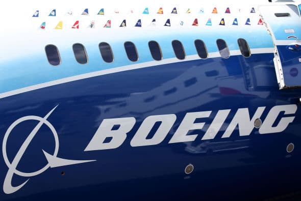 THE BOEING COMPANY Cantidad de puestos disponibles: 500+. Ejemplos de puestos: ingeniería, fabricación de aviones, inteligencia y seguridad cibernética, y funciones comerciales como finanzas.