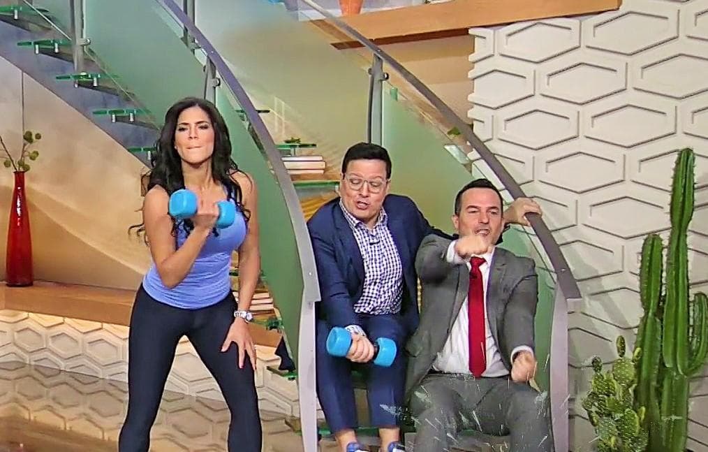 Pero Francisca les puso la muestra al mover las mancuernas. Los conductores quedaron impresionados con la actitud imparable de la dominicana.