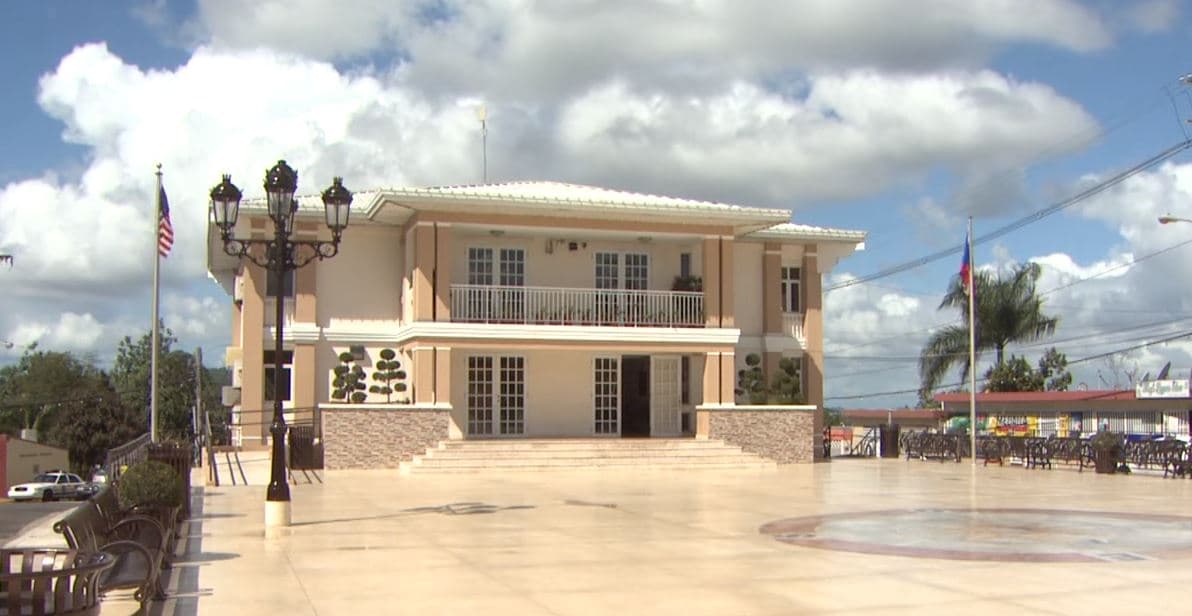 <b>Las Marías: </b>
<br>
<br>Mediante el Programa IHP se puede proveer reembolso de gastos de alojamiento, asistencia para alquiler, reparación o reemplazo de hogar; así como otras necesidades que pueden incluir asistencia médica, dental o funeraria, para el cuidado de niños, para artículos misceláneos y para otras necesidades.