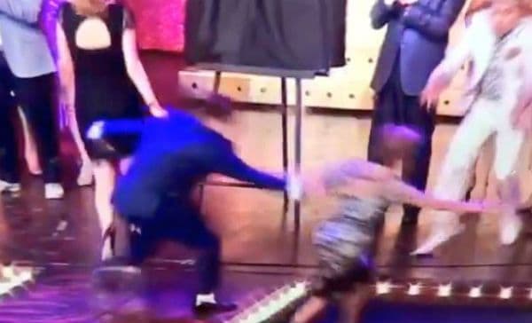 Afortunadamente no pasó de un susto: "Yo no pensé en nada al caer, fue en un segundo todo. Me encuentro bien, gracias a que caí en una malla" dijo Andere para Notimex.