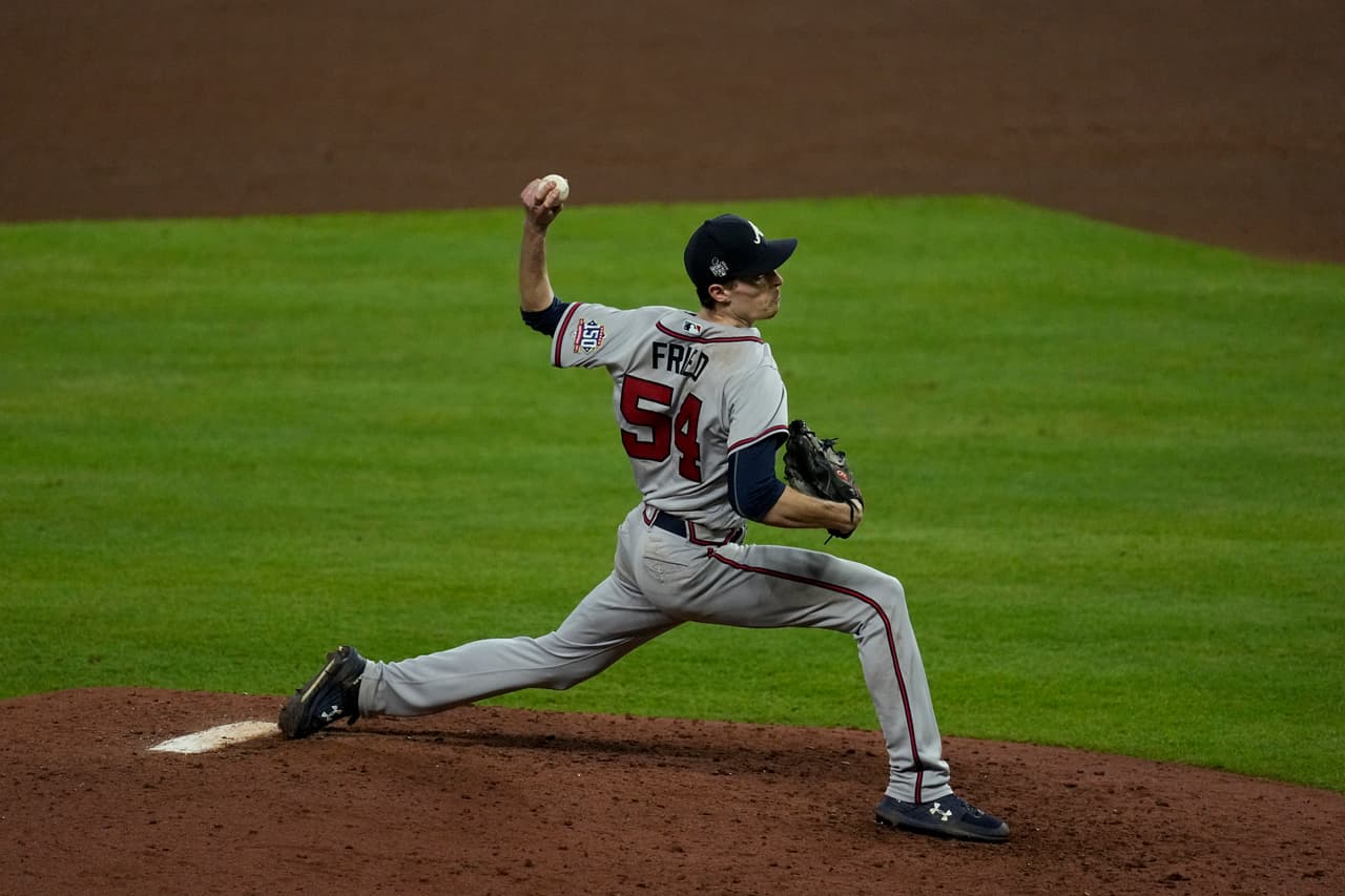Max Fried lanzó seis entradas completas y ponchó a seis betadores de Houston.