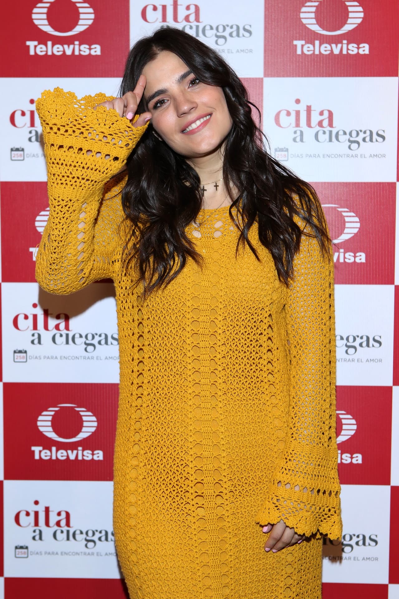 “Es una chava que está soltera, la educaron para ser una niña perfecta, hermosa, que se case, con hijos. El hecho es que Lucía rompe con eso, con lo que esperan”, confesó la joven actriz durante la plática que tuvo con el periódico 
<a href="https://www.milenio.com/espectaculos/television/victoria-ruffo-regresa-televisa-cita-ciegas" target="_blank">Milenio</a>.