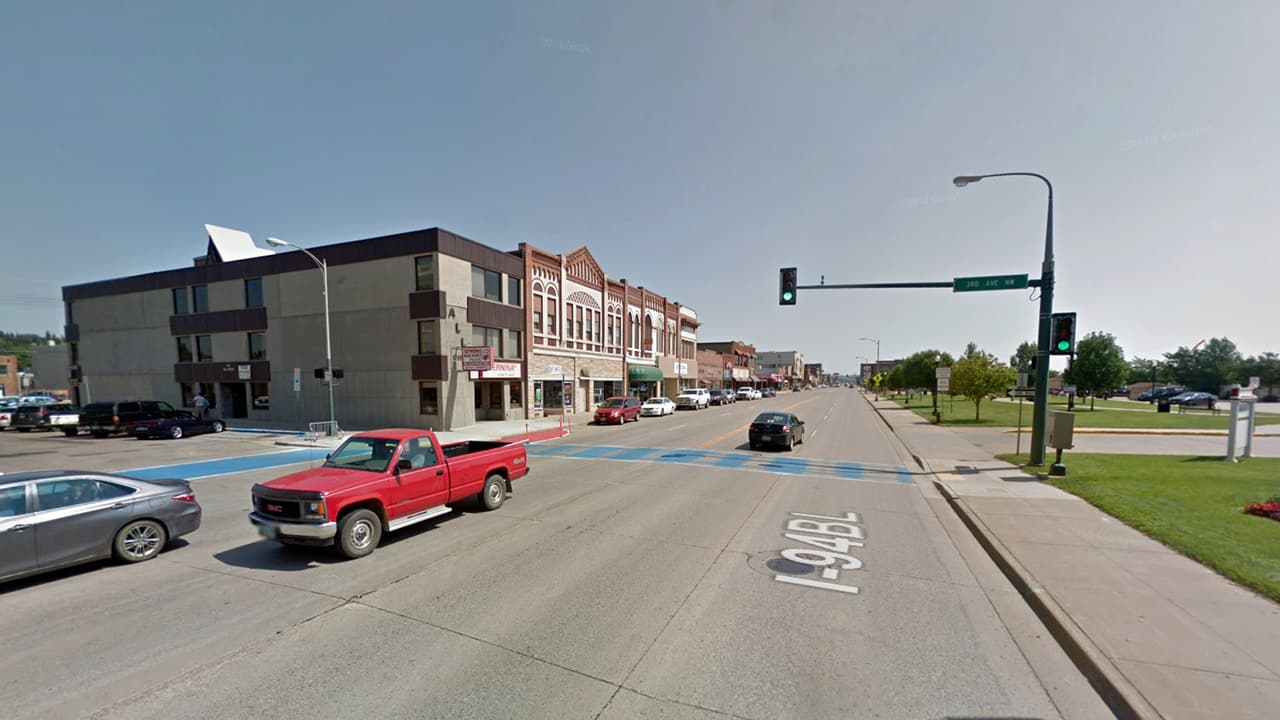 <b>Dakota del Norte: Mandan. Población: 20,613. Ingreso promedio de un hogar: $60,034. </b>Esta ciudad ofrece un bajo costo de vida (13% menos que el promedio en todo el país), un desempleo promedio en los últimos años de solo 2.0% y una tasa de delitos violentos que es menos de la mitad de la tasa nacional.
<br>