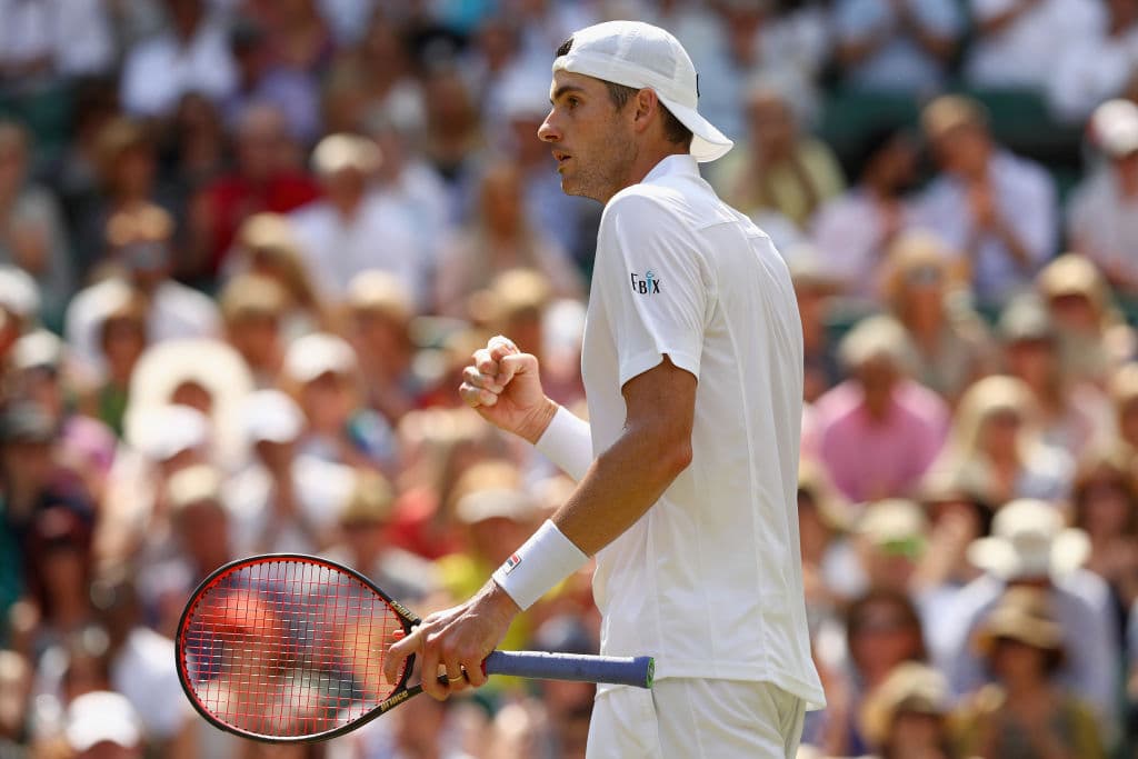 John Isner, décimo en el escalafón ATP, batalló durante más de seis horas y media pero no le alcanzó para llegar a la final en Wimbledon.