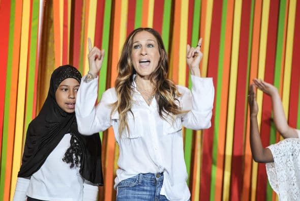 Artistas como Marc Anthony, Elton John, Jason Mraz, Tim Robbins, Rashida Jones, Elizabeth Banks, Jesse Tyler Ferguson o Frank Gehry se han comprometido a trabajar de forma individual en una de las escuelas del programa durante dos años, algo que ya hacen otros como Kerry Washington, Forest Whitaker o Sarah Jessica Parker.