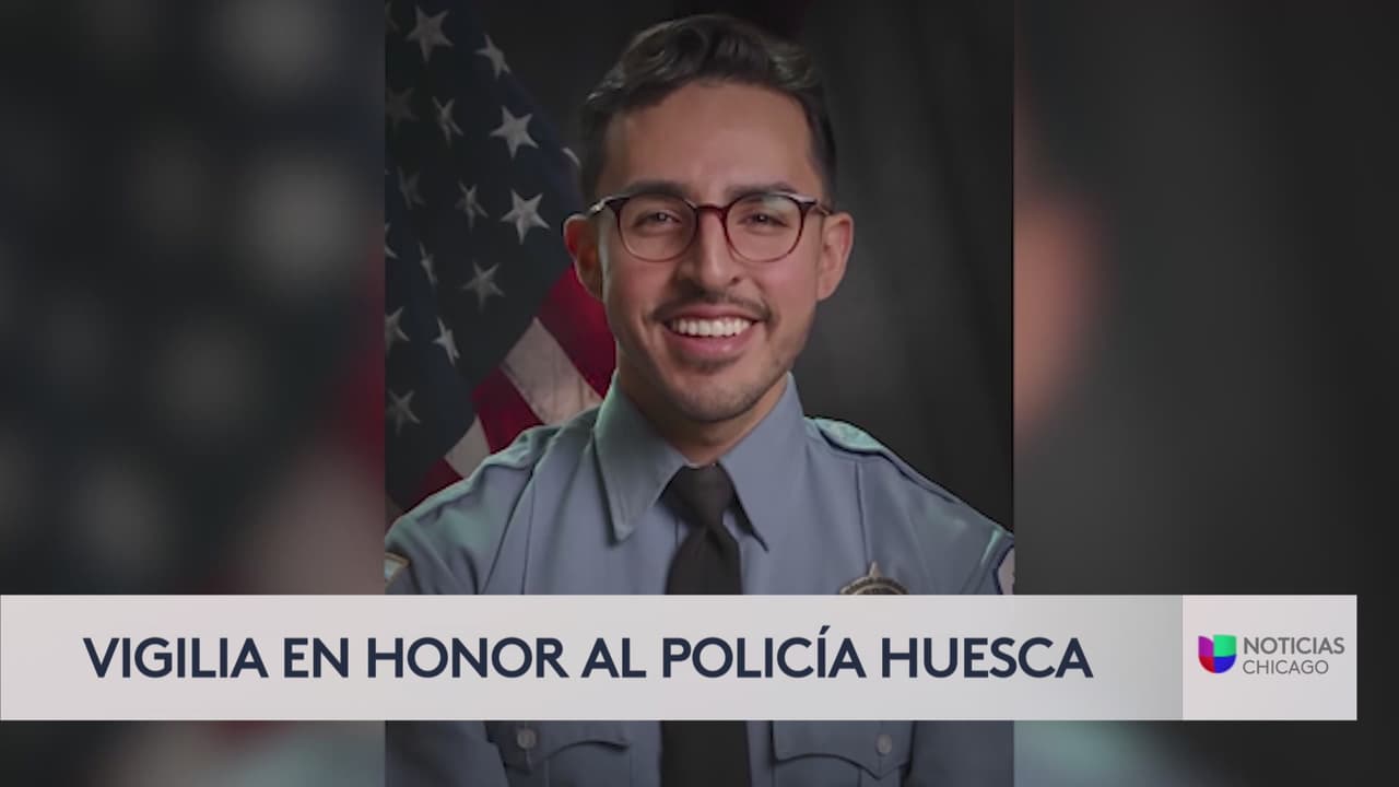 La vida de servicio del oficial Luis Huesca fue homenajeada frente al Soldier Field en Chicago, junto con las de otros más de 
<b>603 policías que han caído en el ejercicio de su deber.</b>