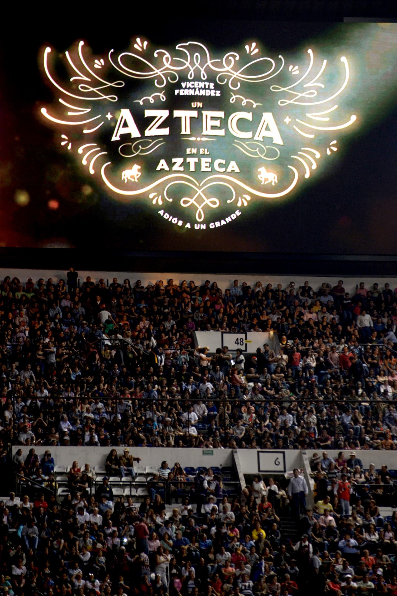 "... No les parece justo que me tome unas copitas para recordar tantos años de dicha y cariño que me han dado”, dijo el artista con la voz entrecortada.