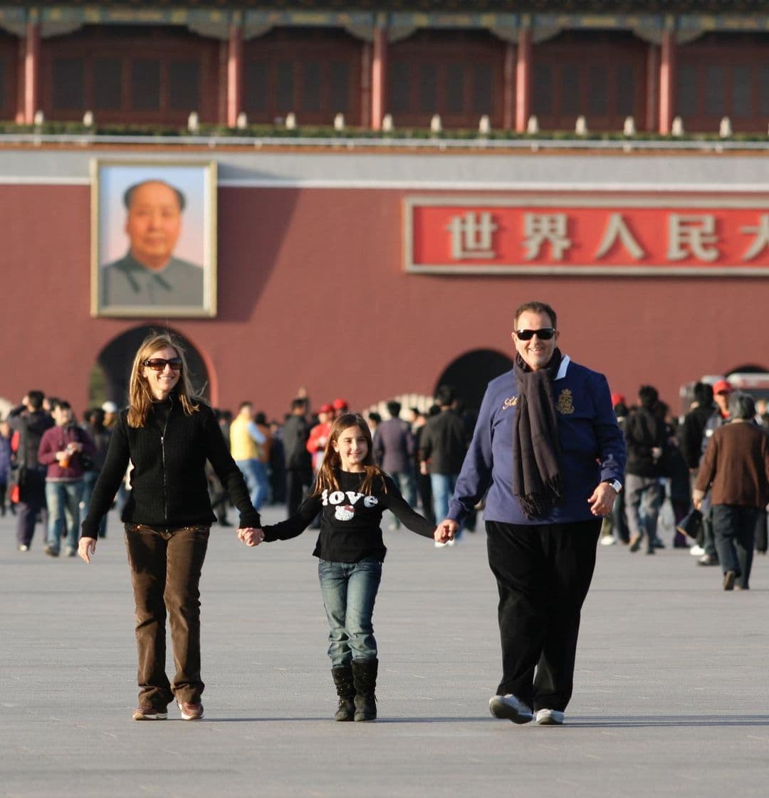 Mía es fruto del amor de Rauli y Mily y ella también ha recorrido el planeta de la mano de sus papás.