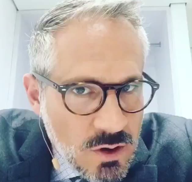 <b>Arath de la Torre</b> compartió sus buenos deseos para que la comunidad latina no salga muy afectada.