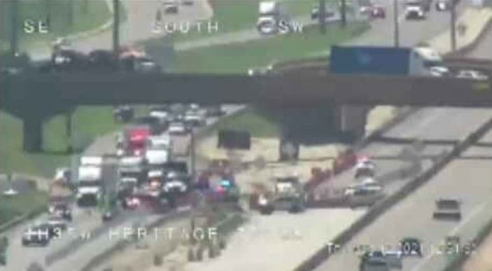 La policía de Fort Worth investiga accidente multivehicular, piden evitar el área