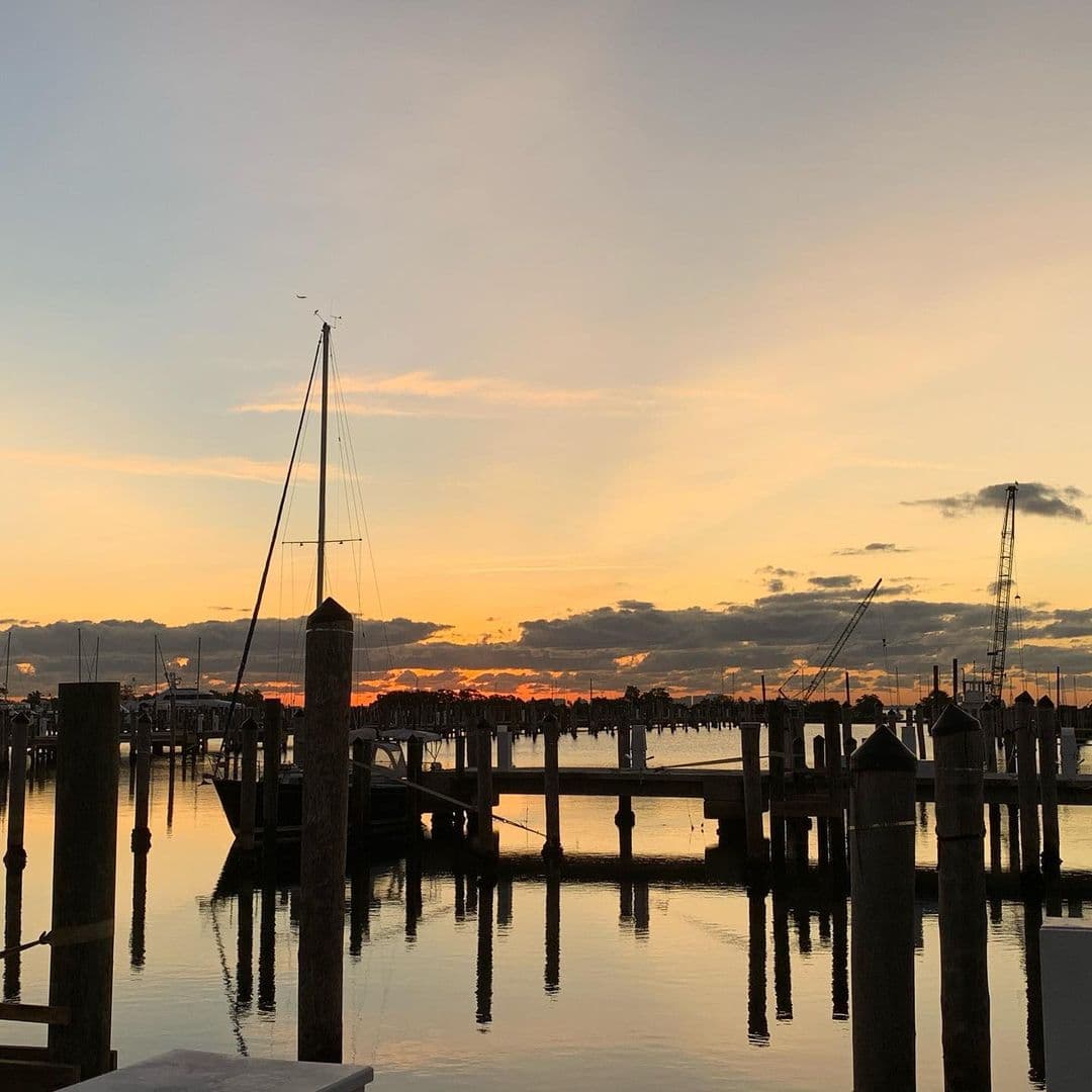 Con esta increíble postal, cortesía de Marcela Sarmiento, nos despedimos por esta semana. Sin embargo, como la fotografía nos muestra, queremos destacar que cada día es un nuevo amanecer, y la alegría y esperanza se renuevan con la presencia del Sol.