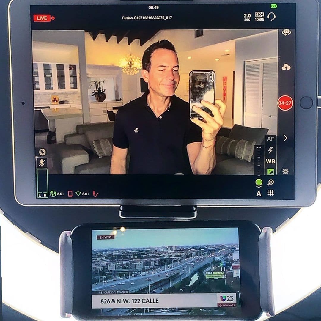 Carlitos Calderón pone ingenio desde su casa. Pero también nos comparte información y polémica con Sin Rollo.