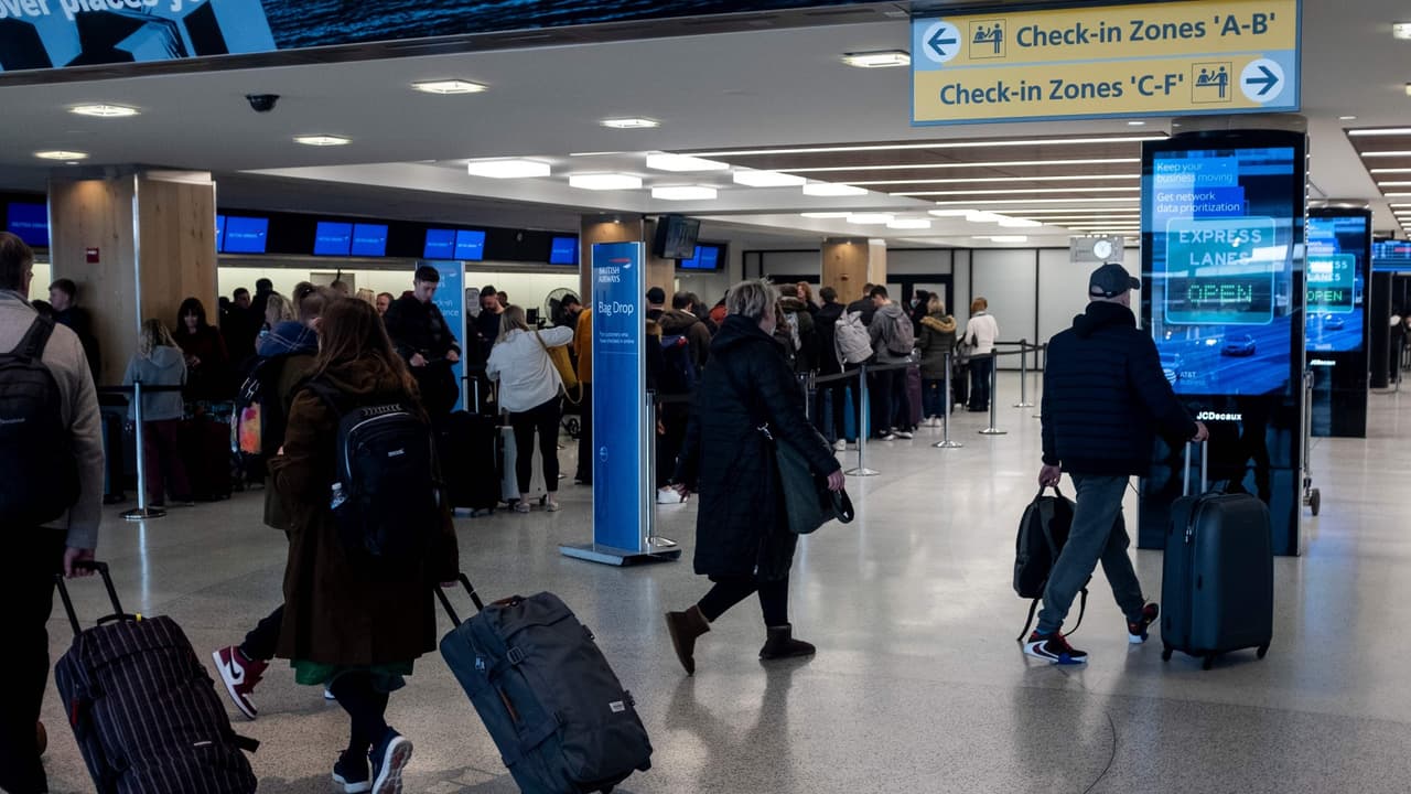 TSA confirma que dos de sus trabajadores del aeropuerto JFK dieron positivo a coronavirus