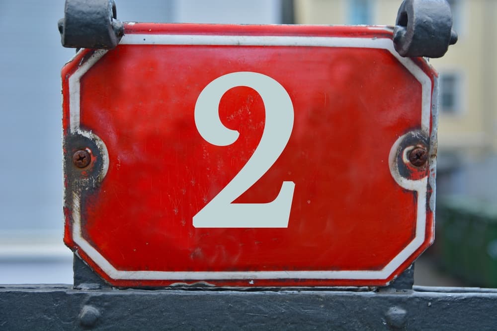 <h3 class="cms-H3-H3">Significado del número 2 </h3>
<br>El número 2 se asocia con la vibración energética de la Luna y es considerado como el primer número espiritual. Su energía se relaciona con la dualidad y simboliza la pareja.
<br>