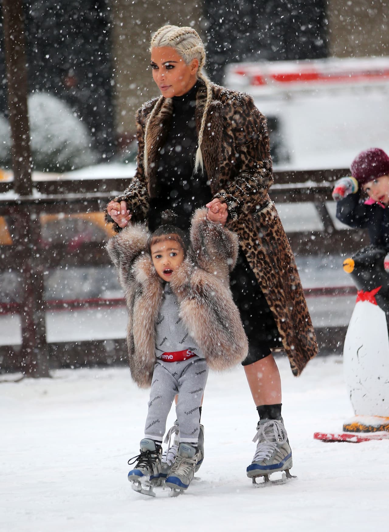 Kim al estilo de Elsa de la famosa película 'Frozen'.
