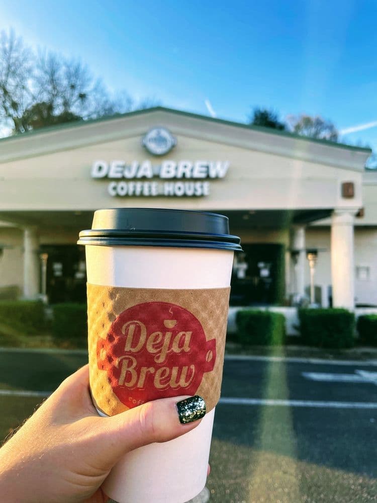 <h3 class="cms-H3-H3">Deja Brew Coffee House</h3>
<br>Dirección: 5001 Falls Of Neuse Rd Raleigh, NC 27609
<br>Teléfono: (919) 239-4612
<br>Sitio web: 
<a href="https://deja-brew-coffee-house.business.site/">https://deja-brew-coffee-house.business.site/</a> 
<br>
<a href="https://www.yelp.com/map/deja-brew-coffee-house-raleigh-2"><b>Cómo llegar</b></a>
<br>
<br>Según sus dueños, ofrecen “café recién preparado y bebidas exprés hechas a mano, junto con panecillos frescos, bollos daneses, croissants, bagels tostados y sándwiches”.
