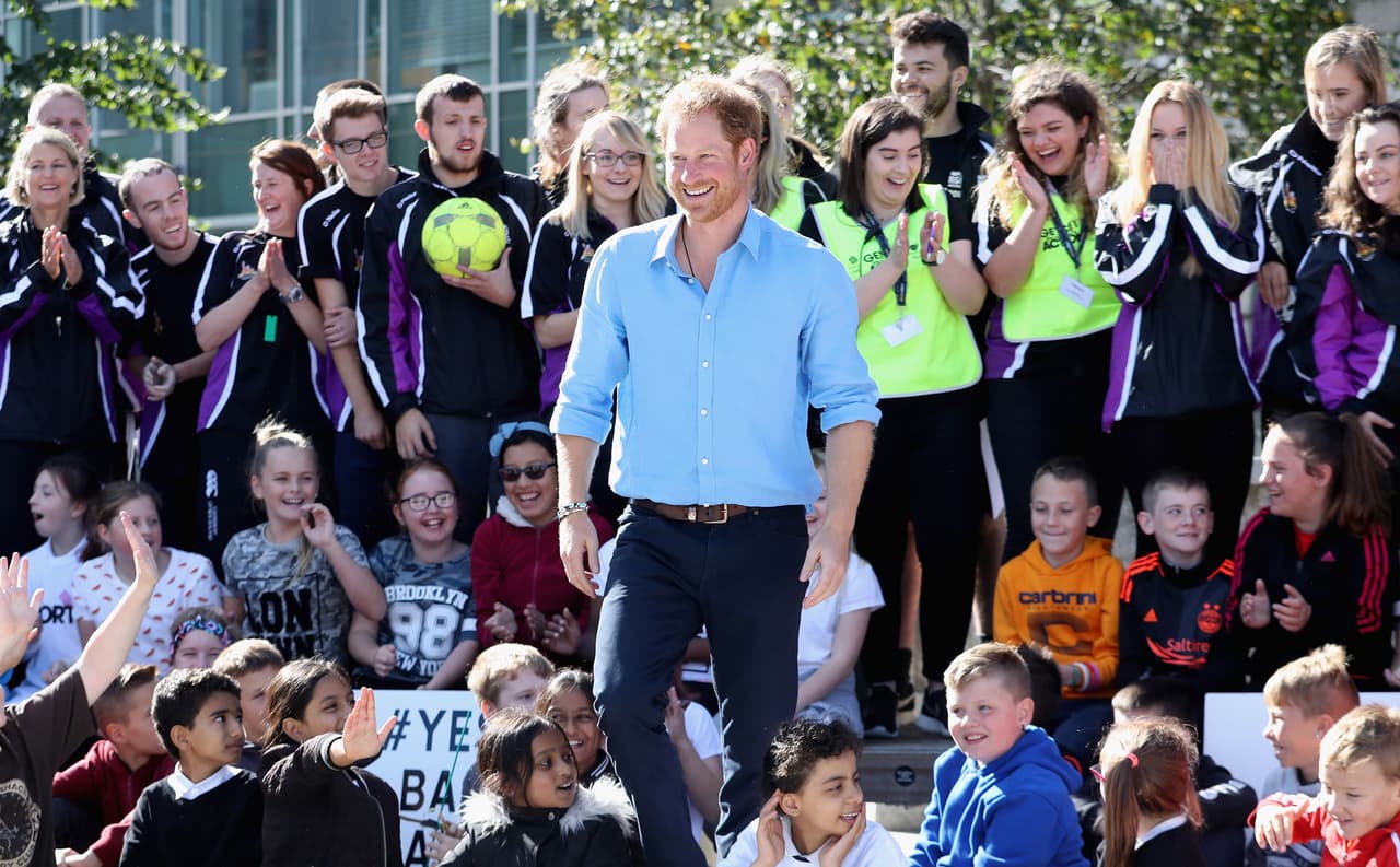 Mira nada más las caras de emoción de las chicas que están paradas.