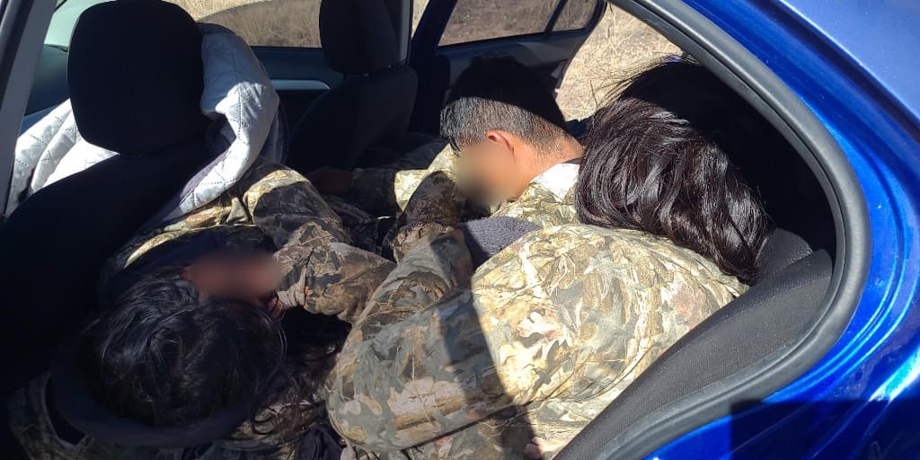 En la unidad había cinco inmigrantes.