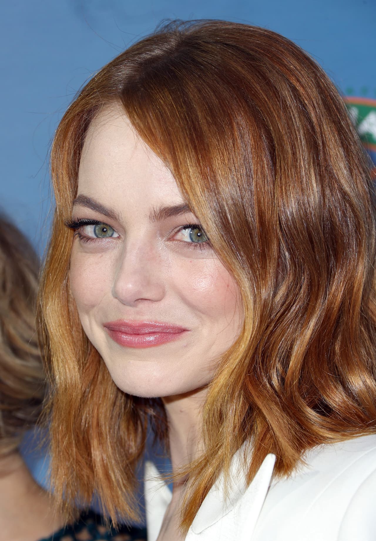 Las dos bellas actrices deslumbraron en la alfombra roja de su nueva cinta de verano.