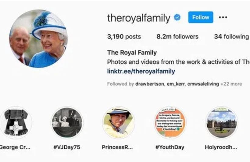 Antes de la muerte del duque de Edimburgo, la foto que estaba en ambas cuentas era una de ella sonriendo y de fondo estaba su esposo. 
<br>