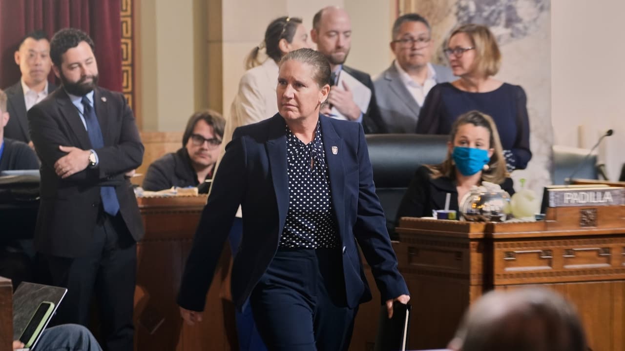 Kristin Crowley apela su despido al frente del Departamento de Bomberos de Los Ángeles