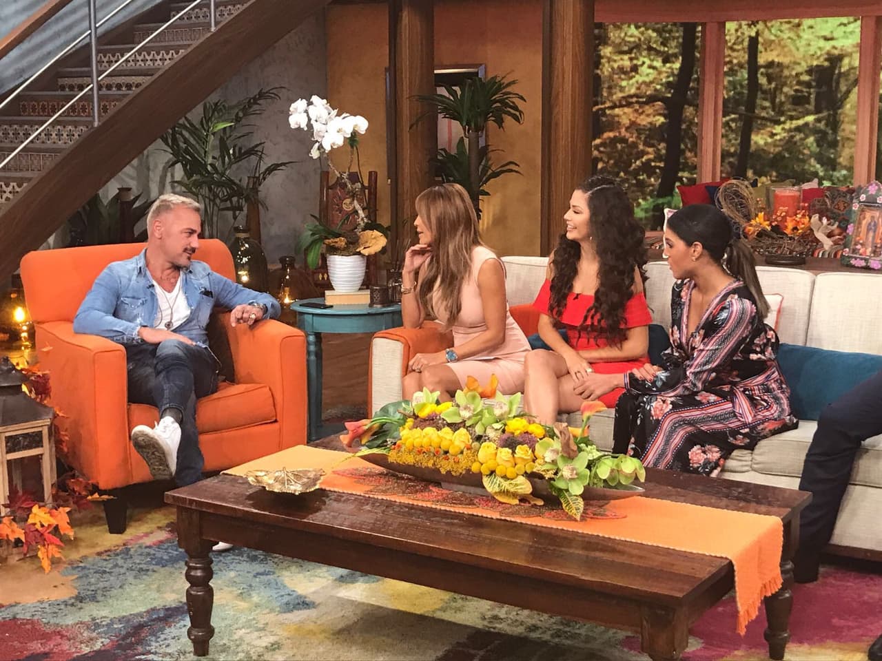 La charla resultó muy amena e incluso nos mostró que cada vez habla más español.