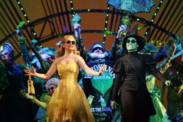 Una bruja no tiene que ser fea, sólo hay que ver la caracterización de Elphaba, el personaje de la obra musical Wicked.