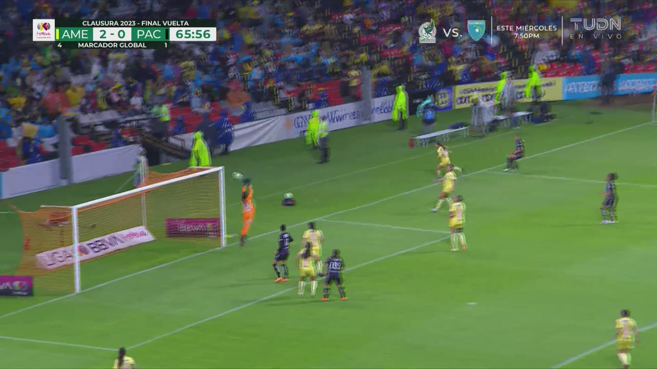 ¡Como chica elástica! Itzel González le quita el gol a Karen Díaz