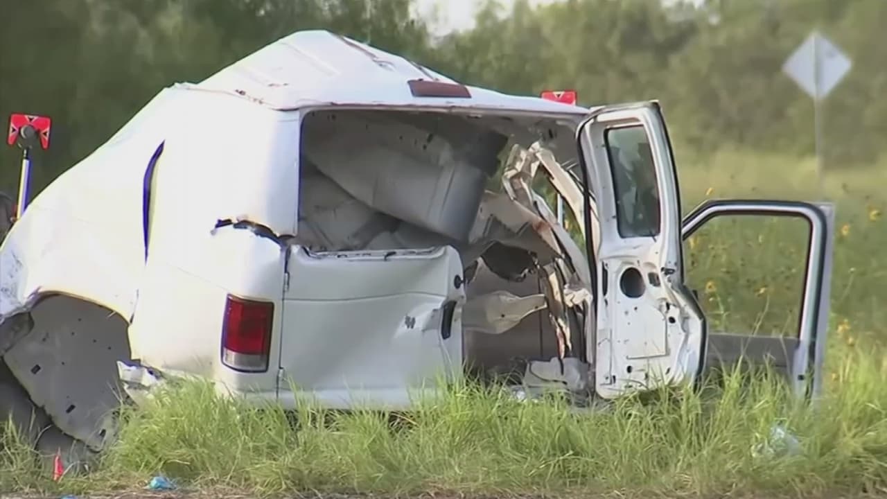 Al menos tres mexicanos entre los muertos por el accidente de tráfico en Texas
