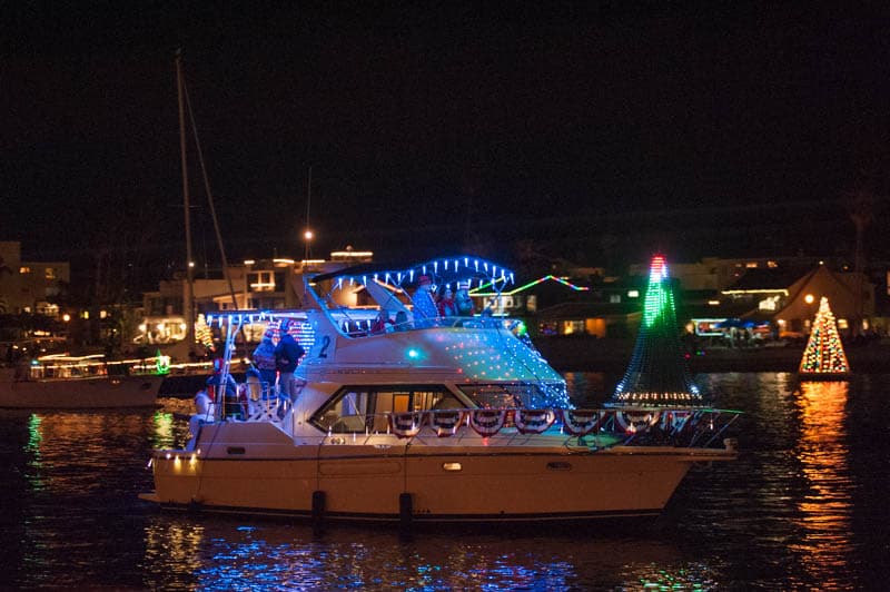 Y a partir del 14 de diciembre, el paseo por los canales decorados con el esplendor navideño estará abierto al público.
<br>