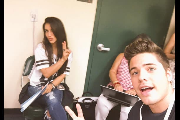 Estamos seguros que tendremos lo mejor de los chismes de redes sociales y un poco de backstage, gracias a este tremendo par.