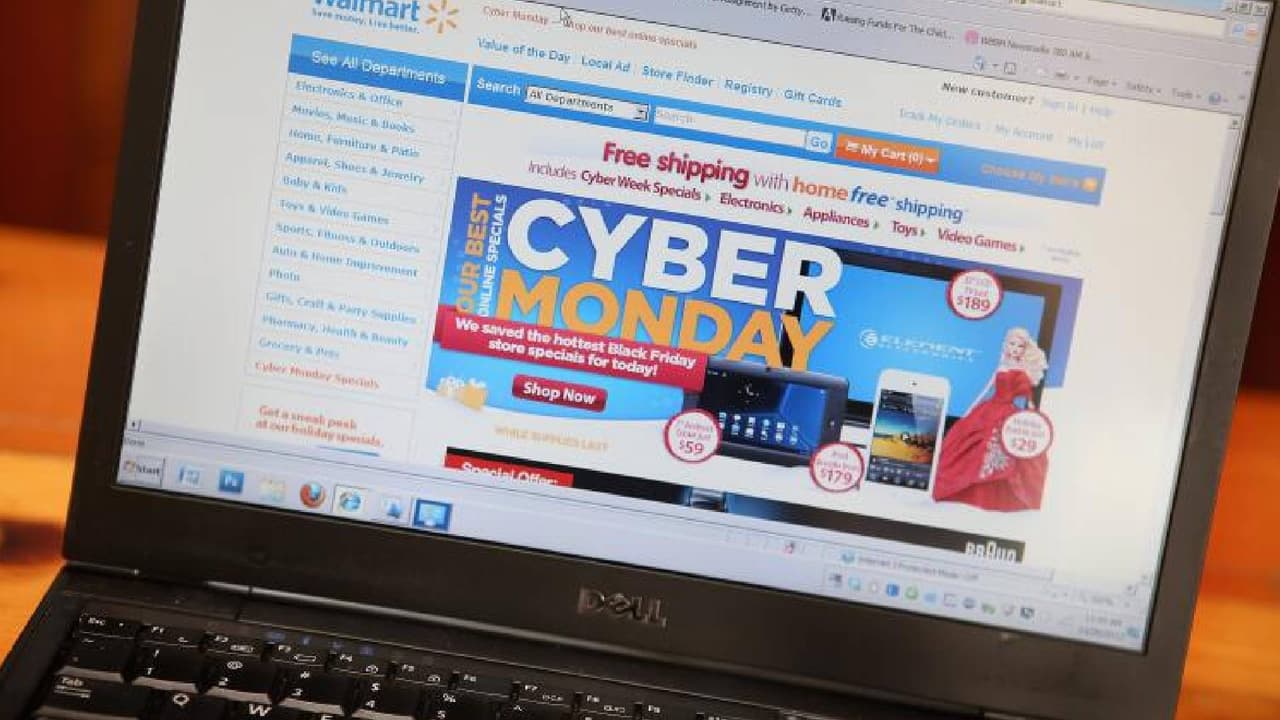 <b>Seguridad al comprar en línea</b>
<br>- Compra en sitios de confianza y de buena reputación; evita sitios engañosos
<br>- Revisa las opiniones de otros usuarios sobre el artículo que vas a comprar
<br>- Compara artículos en diferentes sitios y comprueba cuál es la mejor opción
<br>- Ten cuidado con las ofertas que parecen demasiado buenas para ser verdad
<br>- No te conectes a redes públicas al hacer tus compras para proteger tus datos.