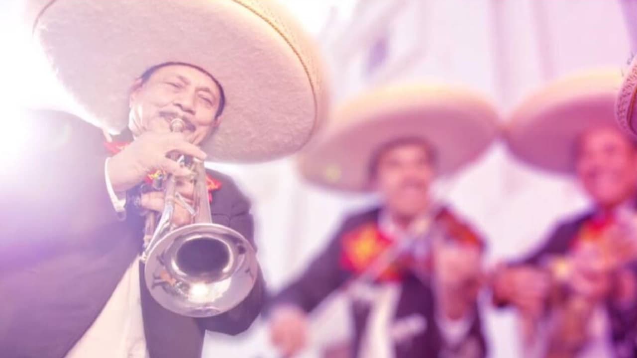 También habrá presentaciones en vivo de ballet folclórico y música con mariachis, además de que se regalarán hasta 1,000 juguetes a los niños que asistan al festival.