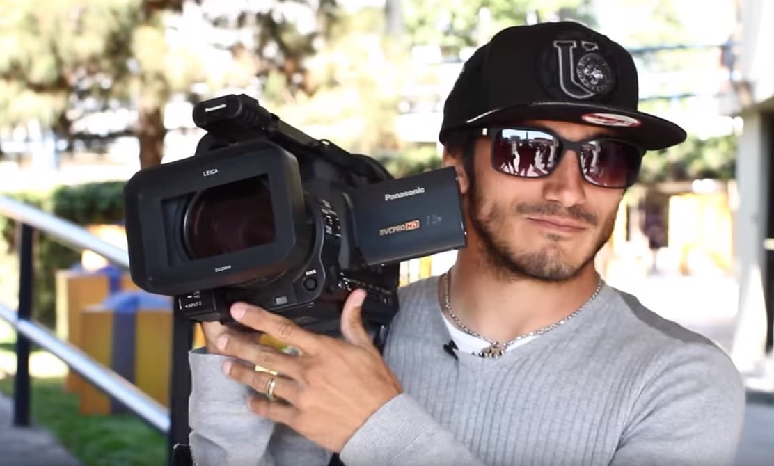 Damián Álvarez se disfraza y les da una sorpresa a los aficionados de Tigres