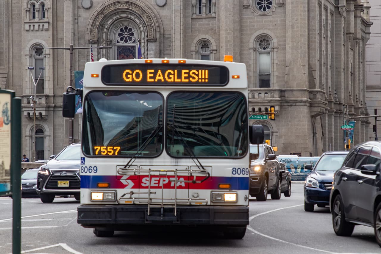 Durante todo el fin de semana la flota de autobuses SEPTA también demostró apoyo a los Eagles desplegando mensajes en las pizarras.