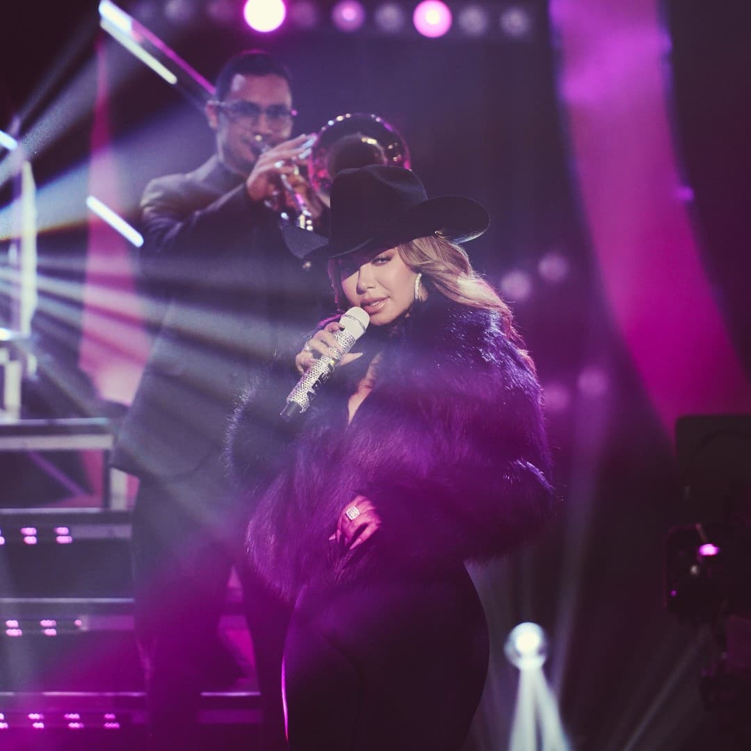 Mientras que Chiquinquirá fue una de las presentadoras del importante evento, Chiquis engalanó el escenario con su música en dos ocasiones. 
<br>