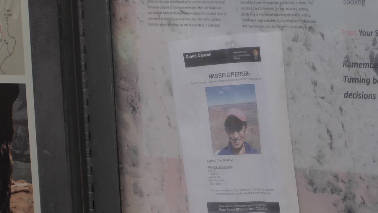 A lo largo y ancho del Gran Cañón hay desplegados volantes con la información de Diana.