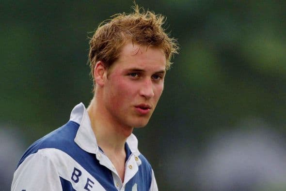 Algunos de los que practicó en su época de estudiante fueron rugby, hockey, nado, fútbol, baloncesto, tiro al plato y también entrenó campo traviesa.