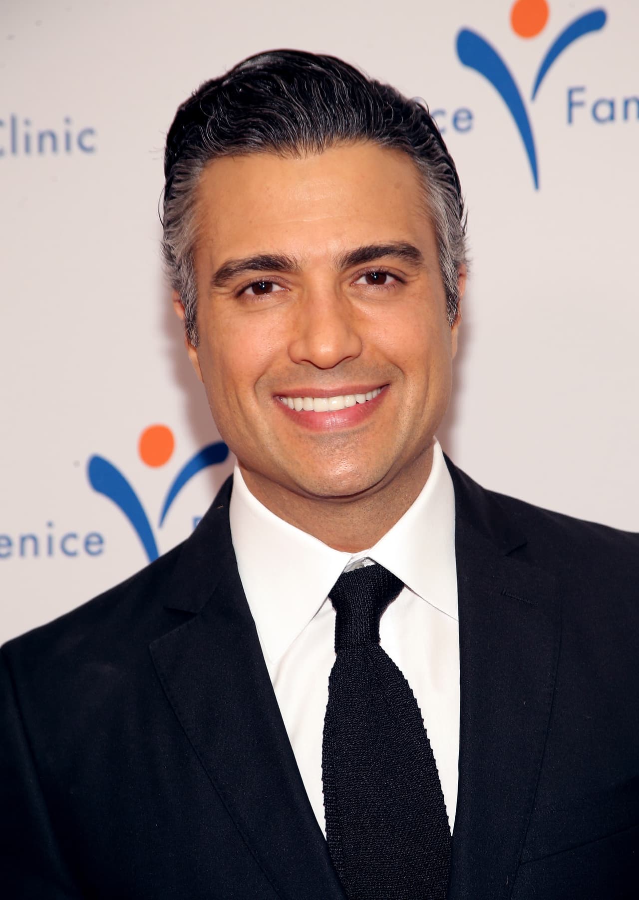 ¡Parece que los años no pasan por él! De no ser por esas canas en las cienes, el actor luciría como un jovenzuelo. ¿Cuál es tu telenovela favorita de Jaime Camil?