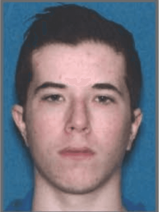 <h3 class="cms-H3-H3">Ryan Olson</h3>
<br>
<br>Este joven 20 años, estudiante y empleado de una empresa minorista en línea, fue arrestado el pasado 29 de junio en Williamstown, Nueva jersey. Olson es investigado por la
<b> fabricación de material sobre abuso sexual infantil</b>, compartir material obsceno con un menor, deterioro o degradación de la moral de un 
<a href="https://www.univision.com/temas/ninos">niño</a> y la posesión de material de abuso sexual infantil; delitos de segundo y tercer grado.