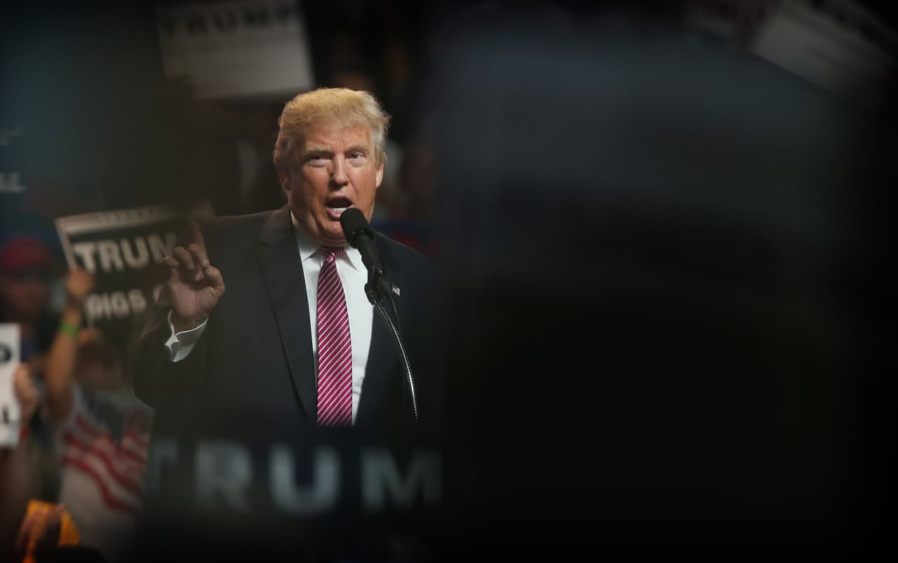 El candidato Donald Trump ha hecho de las corbatas su insignia.